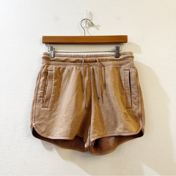 Jordan Women's Flight Fleece Activewear Shorts Size Medium Tan NWT - Picture 2 of 9